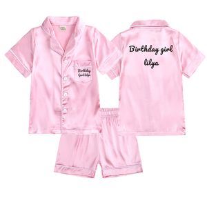 Set di abbigliamento Ragazzi Ragazze Pigiami di compleanno personalizzati Vestiti Pigiami per bambini in raso di seta 2 pezzi Pantaloncini Regalo personalizzato per bambini Festa 230907