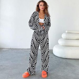 Pantaloni a due pezzi da donna Set di pantaloni da donna per l'autunno 2023 Moda Zebra stampa camicia a righe bianche nere e abbigliamento donna