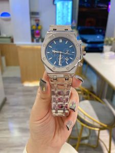 2024 New Watch Women's Leisure Diamond Watches Gold Steel Case Steel Stains Stains Quartz Wristwatch Relogio Maschulino AP12