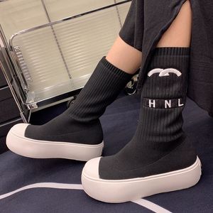 Luxurys Bayan ayak bileği botları tasarımcı platformu topuklar, streç elastik gündelik ayakkabı bayanlar kar botu klasik siyah kahverengi eğlence ayakkabı toz çanta üzerinde örgü çorap çizme kayma