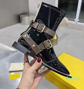 رسائل الموضة مطبوعة براءة اختراع جلدية ضمادة قابلة للإزالة Martin Boot Show Party Shoes Sweat و Recied و Suiturious