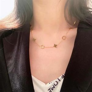 Fina smycken 4 Leaf Clover Halsband Lyxig guldpläterad rostfritt stålhalsband för gåva