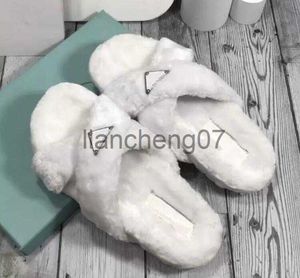 Chinelos Mulheres Inverno Pelúcia Lã Scuffs Chinelos Designer Plataforma Salto Lambswool Slides Slipper Salto Plano Cross Strap Sandálias Luxurys Flip Flops Sapatos X09