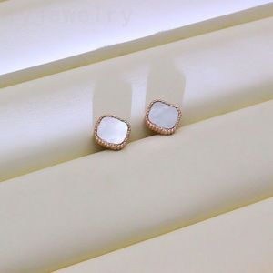 Small Four Leaf Clover Luxury Earring Designer Earing Elegant Simple Orecchini Fashion Jewlery Not Fade Mother of Pearl Mini Flower Women Studörhängen ZB002