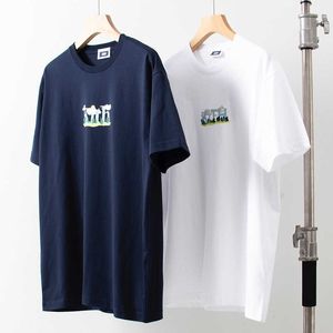 Designer Kith Short Sleeve Forest Blue Sky White Cloud Casual Shirt Tryckt Loose Men's and Women's Vintage Round Neck T-shirt