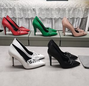 Nappa pompası topuklu tasarımcı stiletto slaytlar topuk sandallar kadınlar moda en kaliteli orijinal deri dantel yukarı yüksek topuklu ayakkabı