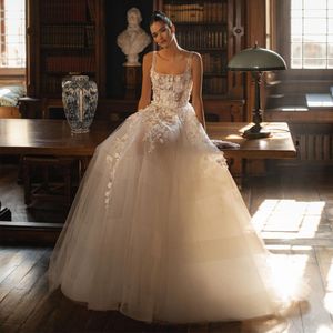 Berta Abiti da sposa con applicazioni in pizzo Abiti da sposa con perline Scollo quadrato A Line Tulle Sweep Train Vestido De Novia