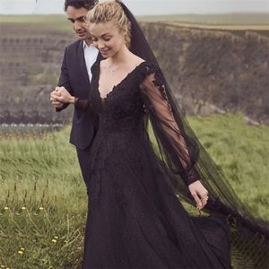 Vestido de casamento gótico preto vintage com véus mangas compridas uma linha vestidos de noiva apliques de renda com decote em v sem costas lantejoulas tule country noiva desgaste