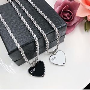 Fashion Heart-Shaped Necklace Designer Couples Pendant Necklaces Personality Letters Design 2 Colors298y