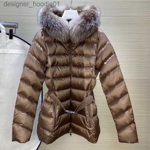 Womens Down Parkas Women Nylon Short Down Jacket Designer Lady Warm Big Fur Hooded Button dragkedja Stängning Outwear Fashion Girl Midjebältet Stand Collar Padded Parka L23