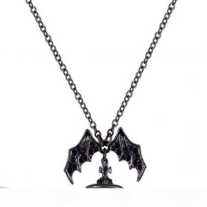 Queen Mother Demon Evil Titanium Black Wings Diamond Saturn Necklace Super Cool Punk Bat6525396271L