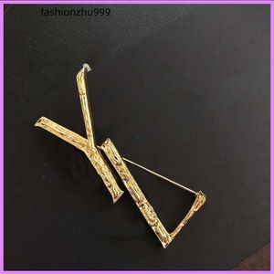 2021 Bamboo Gold Women Brooch Designer Jewelry with Custiral High Quality Mens for Gifts Business Ladies Party D2110076f
