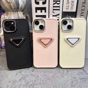 Modedesigner Telefonfodral för iPhone Luxury Phone Shell TPU Varumärkesfodral All Inclusive Cover iPhone fodral med Triangle Letter 3 Färg