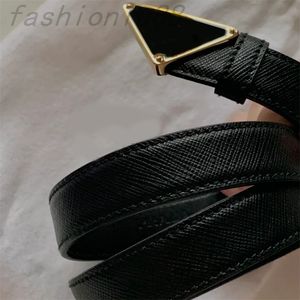 Solid Color Belt för herrdesigner Womens Belt Byxor Jeans Suit Pants Business Formal Ceinture Moderna Smooth Luxury Belt med Triangle Buckle
