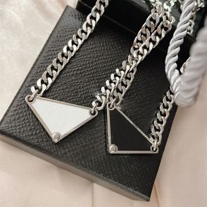 Collana di design di lusso per donna uomo 2 colori clavicola catena d'argento triangolo collane con pendente gioielli di alta qualità amore braccialetto285F