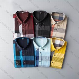 Mens klänning avslappnade skjortor Luxurys Slim Silk Designers T-shirts Långärmad mode T Business Clothing Plaid Brands 17 Color M-3XL289J