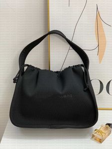 Wang Örme Hafif Drawstring Açılış büyük kapasiteli kadın omuz çantası 3D harf crossbody tasarımcı çantası