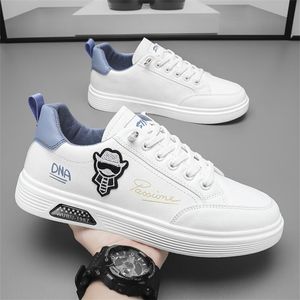 2023 New Style Hotssale Luxury Men Men Shasal Shoes Pu Leather Sneakers Flats Trainers Sports Walking Shoes