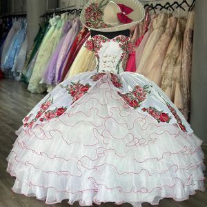 Biała kochanie z ramion gorset suknia balowa sukienki Quinceanera Appliki kwiatowe Prom Princess Swee Birthday Suknie