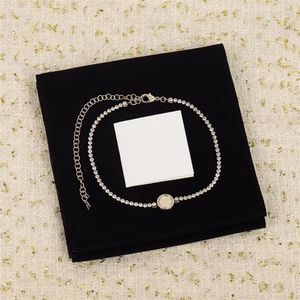 Alta qualidade tênis graduado colar feminino jóias marca carta círculo design moda luxo diamantes inlay feminino elegância party2407