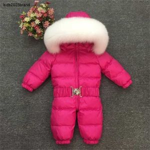 Macacão de bebê de alta qualidade, meninos e meninas, casacos grossos para crianças, roupas quentes de inverno com chapéu de pele