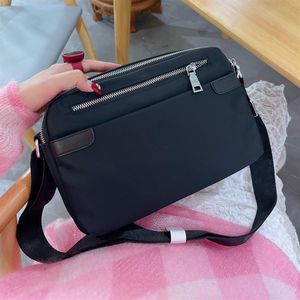 Nylon Designer Men's Black Briefcases Fashion Shoulder Bags Crossbody Camera Bag briefcases Triangle Sequin Women Waterproof 228B