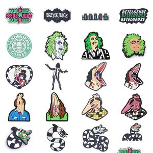 Charms Beetlejuice Handbuch für den kürzlich Verstorbenen Halloween-Schmuck Fabrik Direktverkauf Verkauf von PVC-Gummi-Clog-Schuhgeschenken Drop D Otz5W