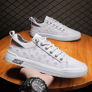 Kleid Schuhe Männer Leder Schuhe Designer Turnschuhe Mann Männlichen Mode Tennis Schuhe Luxus Marke Skateboard Casual Vulkanisieren Schuhe für Männer 230908