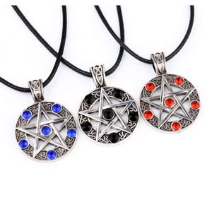 Jewelry necklaces logo pentagonal star with diamonds fashionable men's and women's necklaces
