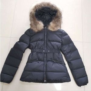 Parkas P letter Short Women Nylon Down Jacket Zipper Closure Belt Pockets Thick Warm Coat Italy Designer Woman Fur Hood Winter Outwear
