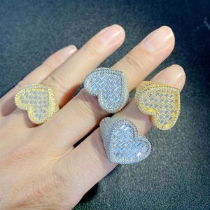 Wide Band Heart -formad ring full asfalterad vit baguette cz iced ut bling fyrkantiga kubiska zirkon modeälskare smycken för kvinnor men2936