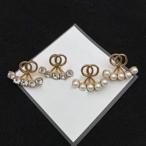 Moda kobiety urokowe projektant biżuterii nowa zapieknięta perłowa podwójna litera wyrafinowana luksusowe akcesoria kolczykowe 223316265S