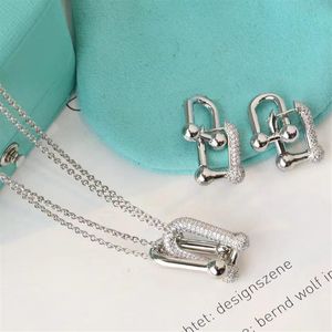 Designer Necklace Shiny Diamond Pendant Fashion Metal Pendants Necklaces Designers Jewelry Popular Ladies Men Love Pendant Very Go2728