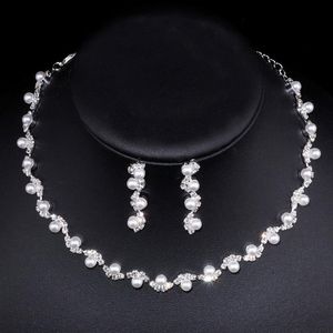 Pearls Crystal Bridal smyckesuppsättningar för bröllop Silver Sparkle Halsbandörhängen Kvinnor Prom Party Accessories Engagement Birthday V2259