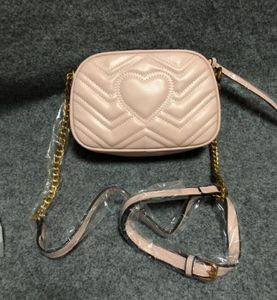 2023 Luxurys Women Chain Crossbody Bags Designers Heart V Wave Mönster axelväskor Messenger väskor Fashion Pruse Chain Tote