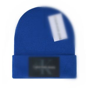 Vinter stickad mössa designer brev motorhuv klädda hösthattar för män skalle utomhus kvinnor herr hatt reser skidåkning sport mode beanie c4