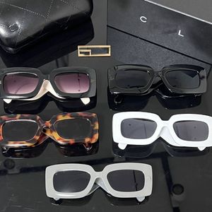 2023 Gafas de sol de diseñador de lujo para mujeres y hombres Modelo de moda Especial UV 400 Carta de protección Marco de doble haz Marcas al aire libre Diseño Aleación Gafas de sol de diamante