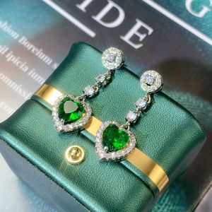2023 Ins Dangle Earrings Sparkling Luxury Jewelry Heart Shape Emerlad CZ Diamond Gemstones Handmade Party Women Wedding Drop Earring For Lover Gift
