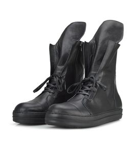 Europejskie retro koronkowe męskie super miękkie skórzane buty narzędzi w połowie zawartości Trendy Man Catwalk Fajne buty jesienne zima dla chłopców imprezowe buty 38-44