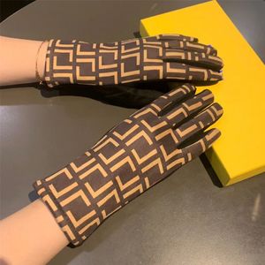 2023 Womens Designer Leather Five Fingers Mens Fashion Gloves Plush Touch Screen Sheepeskin Handchuhe