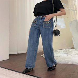 2023 Designer Jeans Kvinnors nya Mid-High-midja Straight Joker Jeans Lotus Leaf Trouser Leg Fashion Letter Decoration Leisure 210W