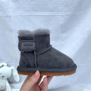 أحذية ثلوج للأطفال في فصل الشتاء أحذية دافئة جديدة
