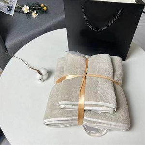 Hushållsdesigner handduk Luxurys badhandduk Set 2 st slät korall sammet facecloth orange rosa blå mjuk bekväm badrumshandduk Populär S07