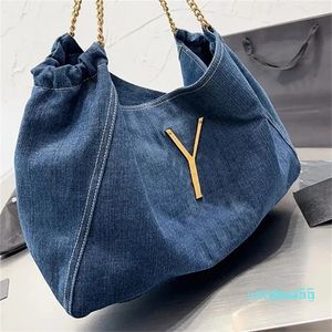 Zincir tote mavi denim çanta kadınlar dükkan çantaları moda omuz orta kapasiteli seyahat çantası klasik harf baskılı donanım tokası