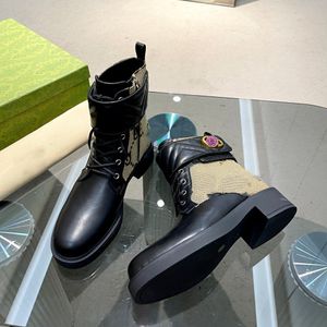 ニュースデザイナーシューズMatelasse Boot Women Boots Luxury Leather Lace-Up Booties Winter Thick Bottom Shoe Gエンボスプラットフォームブーツ35-42