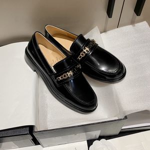 21 Top-Modedesigner-Schuhe, dreifach schwarzer Samt, weißes, übergroßes Damen-Casual-Partykleid aus Kalbsleder