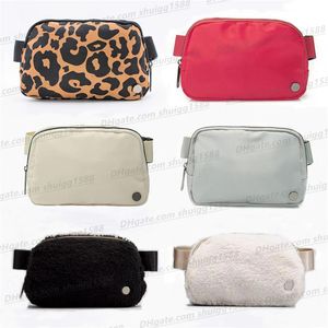 Top Classicbelt Bag Fanny Pack Designer Classic Bum Chest Yoga Pags Bumbag Nylon Wool Cloth with Noft Napens Womens Men Conder Cros227n