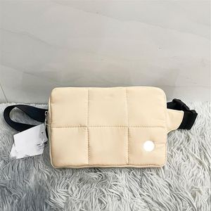 Lu quiltad rutnät Belt Bag Crossbody Bag Yoga Midjepåsar utomhus Kvinnor Justerbar rem qltrade 9 Överallt blixtlåsbältet cross body 268z