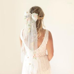 Brudslöjor Botanisk Bow Veil Alternativ unik broderad blommor Bachelorette Party Hårdusch Elopement