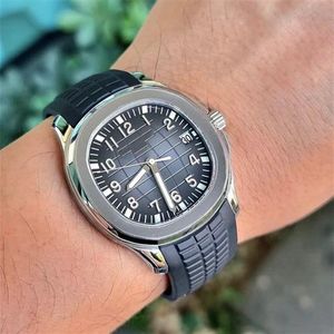 Męskie zegarki Sapphire Automatyczne miyota 8215 ruch 40 mm Wygodny gumowy pasek 5atm Wodoodporne światło na rękę Montr270n